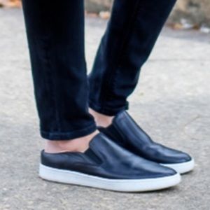 VINCE women’s black leather slip-on shoes 7